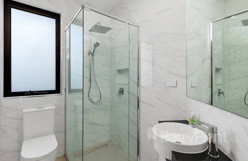 Wantirna South Maison | Brand new town house 200m from Knox Westfield Shopping close to many amenities