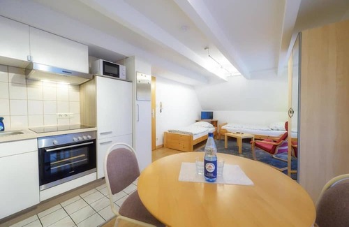Lippstadt Appartement | Apartment 'Appartement Am Kurpark' with Wi-Fi