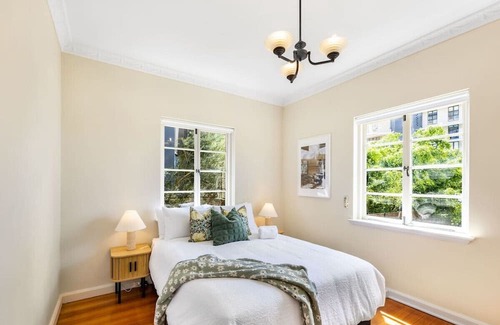 South Brisbane Appartement | European Château/riverside view backyard/2 carpark