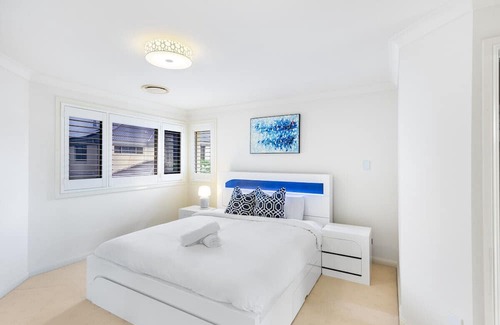 Sunnybank Hills Maison | Spacious Comfy 5 Bedroom Home near Sunnybank