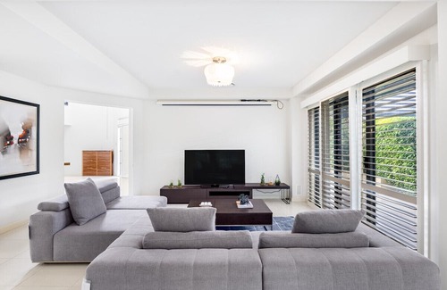 Sunnybank Hills Maison | Spacious Comfy 5 Bedroom Home near Sunnybank