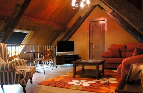 Villanueva de Aezcoa Maison | Holiday Home 'Casa Aguerre' with Mountain View, Private Terrace and Wi-Fi