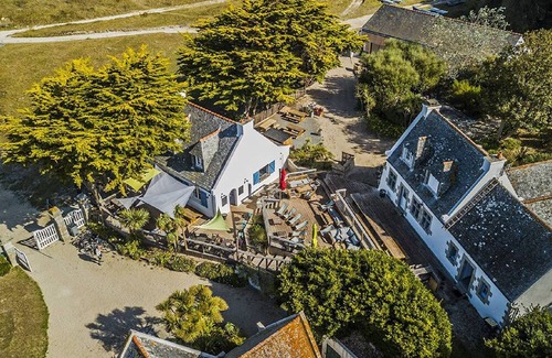 Ile-de-Batz Maison | Explorez le Jardin Colonial de L'île de Batz : un Joyau du Nord-finistère, Parfa
