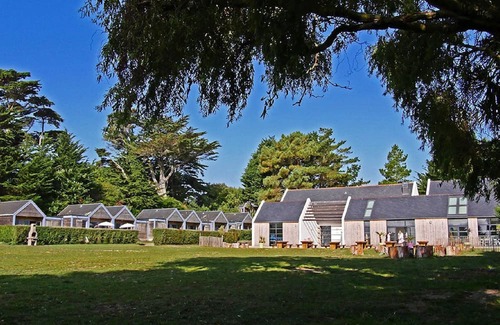Ile-de-Batz Maison | Explorez le Jardin Colonial de L'île de Batz : un Joyau du Nord-finistère, Parfa