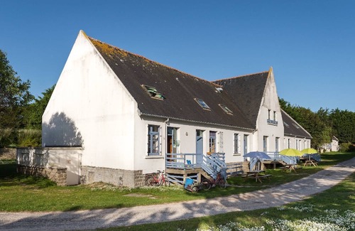 Ile-de-Batz Maison | Explorez le Jardin Colonial de L'île de Batz : un Joyau du Nord-finistère, Parfa