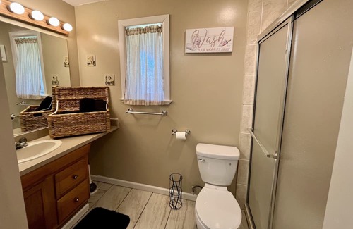 West Henrietta Maison | Cozy raised ranch in West Henrietta
