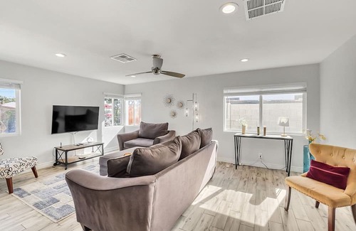 Coronado Maison | Phoenix Retreat, Main House and Casita, Sleeps 8