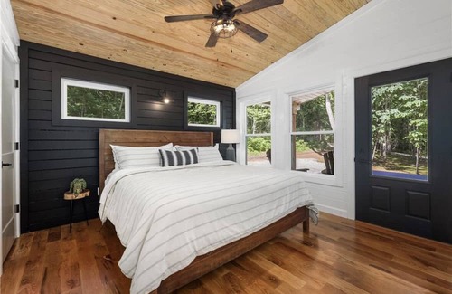 Combs Maison | Luxury Cabin nestled in the Ozark Mountains.