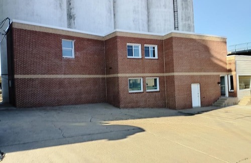Gibbon Appartement | A unique one of a kind stay at a former farmers co-op located near downtown