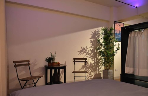 Zhongshan Copropriété | Taipei Main Station/ 3 Mins to MRT/ Night Market & shopping area / Up to 5 guest