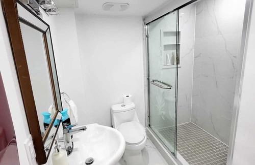 Meadowvale Village Appartement | Feels like Home 15 Minutes From Toronto Pearson Airport. Cozy Apartment To Luv