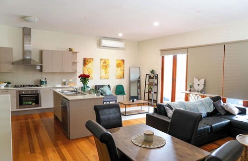 Stafford Maison | Large double story, close to Brisbane CBD in a gorgeous leafy inner north suburb