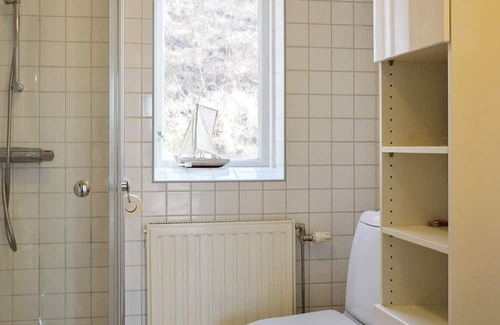 Tviklippan Maison | 8 person holiday home in HJÄLTEVAD
