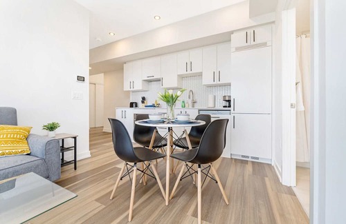 Kitchener Appartement | Newly Built 2BR Condo with Amazing Views