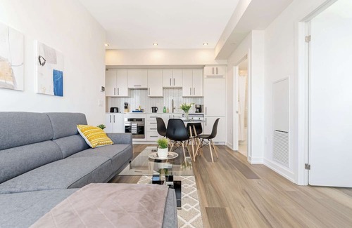 Kitchener Appartement | Newly Built 2BR Condo with Amazing Views