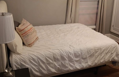 Charlotte Maison | House located in Charlotte, newly updated, quiet with plenty of room to relax.