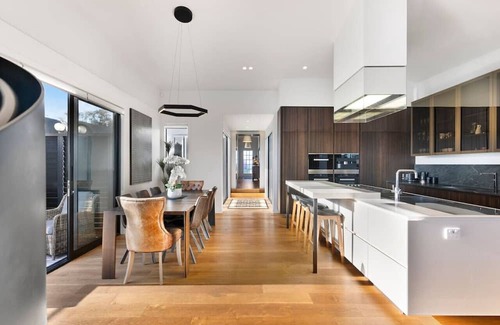 Auckland Maison | Executive Residence with Spa! Long Stays Welcome