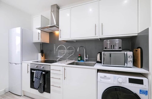 Corby Appartement | Corby City Centre Apt. 04 - Excellent Family Accommodation in Northamptonshire