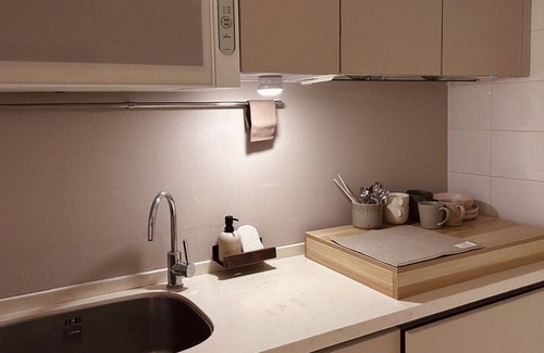 Zhongshan Copropriété | 2 mins walk to the MRT! Family-sized condo with reading area, 8 min night market