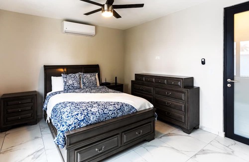 Hato Rey Maison | Fully Renovated Schoolhouse 7 Bedroom, 6 Baths, Jacuzzi, Billiard