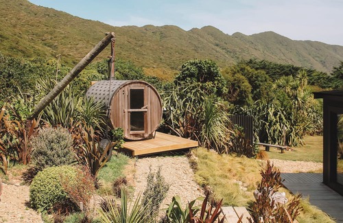 Queen Charlotte Sound Maison | ISLAND BARN-Wild & Remote living in the outer reaches of Queen Charlotte Sounds