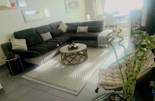 Adamville Maison | Charming quiet town house