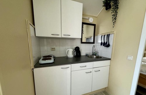 Tzummarum Cabine | Charming Holiday Home Maridu Wadden Cabin in the Heart of Friesland