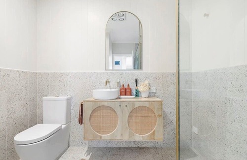 Frankston Villa | Long Island Beach Escape