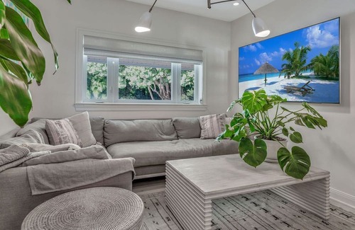 Southend Maison | Dreamy Sunrise Villa - Pool + Incredible Views!