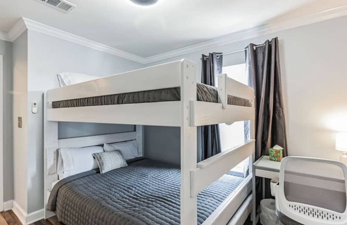 New Tampa Appartement | Paradise Palms-Cali King Beds-EV ChargersAvailable