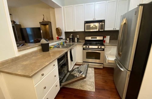 West Oak Trails Maison | 3BDR House in Oakville Luxury Style & Comfort