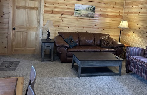 Alton Maison | Newly built getaway in a small country town