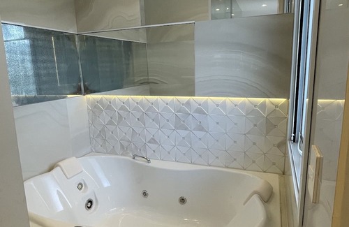 Lapa Maison | Studio in Lapa with pool and hydromassage