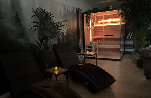 Ahlen Appartement | Luxuriöse Wellness Suite mit Whirlpool und Sauna