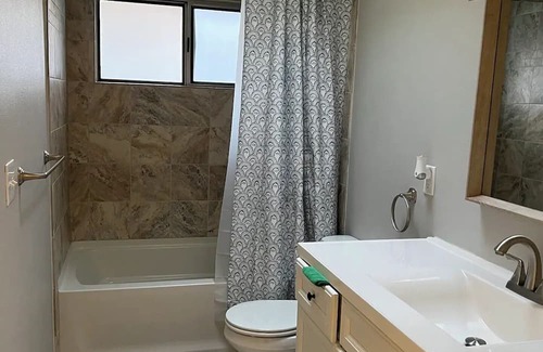 Des Moines Maison | Cozy home away from home