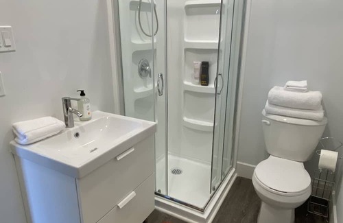 Guelph/Eramosa Cabine | The Celestial Nest tiny home- everything you need to get away
