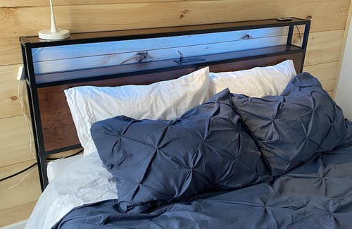 Guelph/Eramosa Cabine | The Celestial Nest tiny home- everything you need to get away