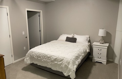 Downtown St. Paul Appartement | Downtown Furnished 2BR, 2BA Apt 103 by R7 Lofts