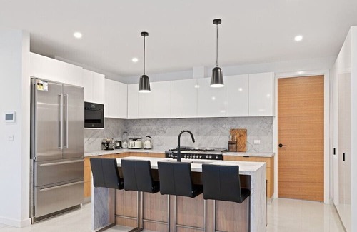 Rhyll Maison | Swan Bay Park by Ready Set Stay - WIFI, Full Linen and Towels, Central