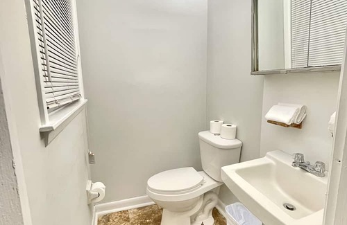 Ladson Maison | NEW WELL CENTERED 3BR HOME