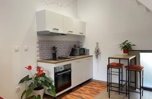Egly Appartement | Studio Avec Jacuzzi au Calme