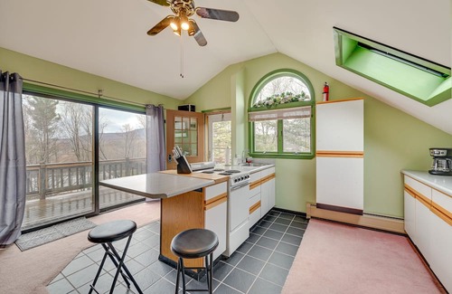 Bennington Appartement | Charming Bennington Studio w/ Deck & Mountain View