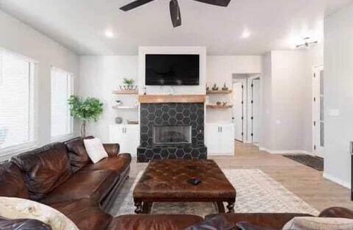 Lubbock Maison | Modern Uptown - 4BR/2BA - New Construction