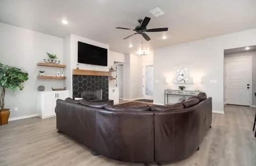 Lubbock Maison | Modern Uptown - 4BR/2BA - New Construction