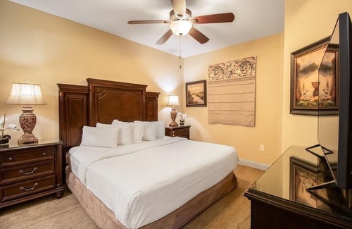 Windy Hill Copropriété | 12th Floor Oasis: Luxurious One-Bedroom Condo with Stunning Ocean Views