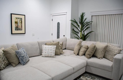 Indio Maison | Coachella Poolside Paradise, accommodates up to 10 guest