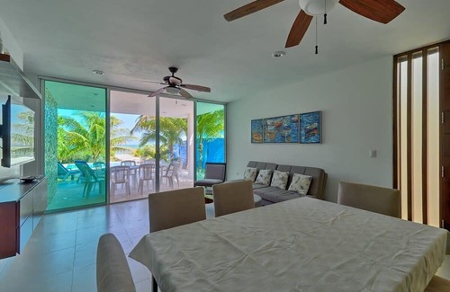 Chicxulub Puerto Maison | NEW Fun Family Beach House Pool BBQ Smart TVs