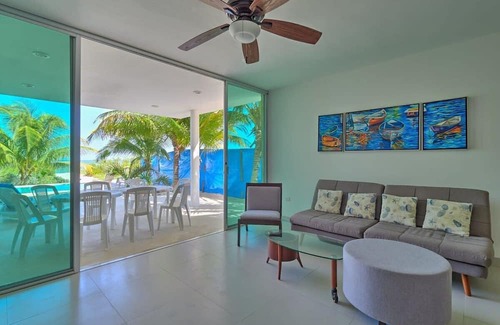 Chicxulub Puerto Maison | NEW Fun Family Beach House Pool BBQ Smart TVs