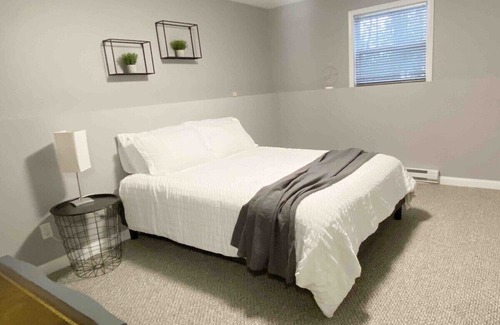 Fredericton Appartement | This sweet 3 bedroom apartment is located 10 mins outside of town