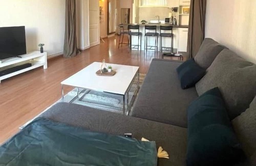 Quartier Chorier-Berriat Appartement | Le Filmophile Spacieux Avec 2 Balcons et Garage Privé